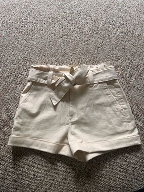 Express High-Waist Tie-Belt Shorts - Cream